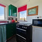 Teach Roisin-Traditional Irish Holiday Cottage In Malin Head.